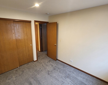 277 W Treehouse Lane - Photo Thumbnail 8