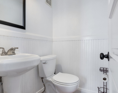 612 S Madison Street - Photo Thumbnail 9