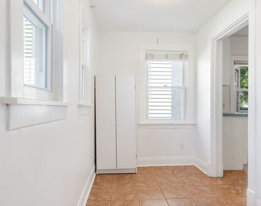 612 S Madison Street - Photo Thumbnail 8