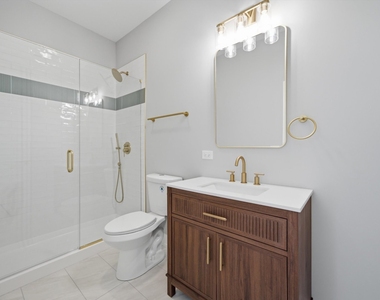 2442 W Wilson Avenue - Photo Thumbnail 6