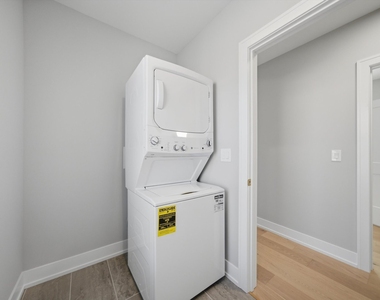 2442 W Wilson Avenue - Photo Thumbnail 8