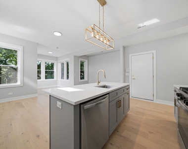 2442 W Wilson Avenue - Photo Thumbnail 2