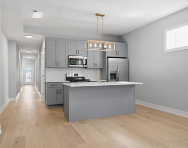 2442 W Wilson Avenue - Photo Thumbnail 3