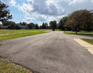 5s481 Glenoban Drive - Photo Thumbnail 7