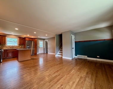5s481 Glenoban Drive - Photo Thumbnail 3