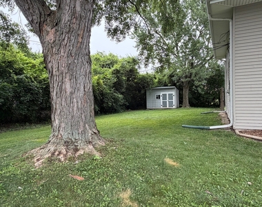 5s481 Glenoban Drive - Photo Thumbnail 9