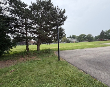 5s481 Glenoban Drive - Photo Thumbnail 8
