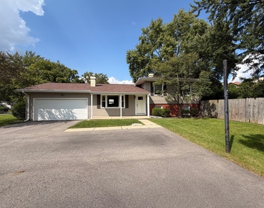 5s481 Glenoban Drive - Photo Thumbnail 32