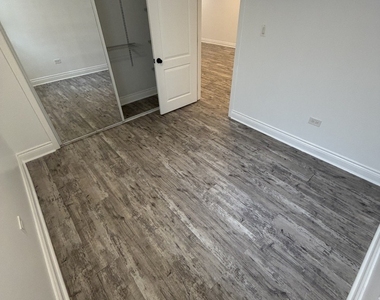 4040 W Roscoe Street - Photo Thumbnail 14