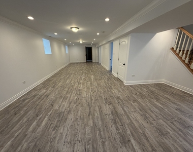 4040 W Roscoe Street - Photo Thumbnail 12