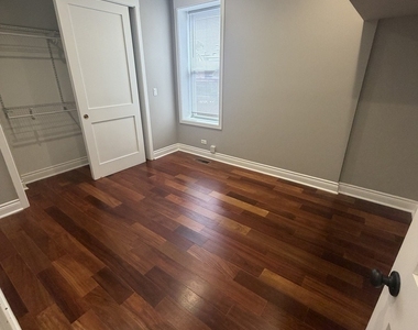 4040 W Roscoe Street - Photo Thumbnail 8