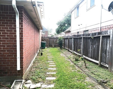 16355 Flint Run Way - Photo Thumbnail 42