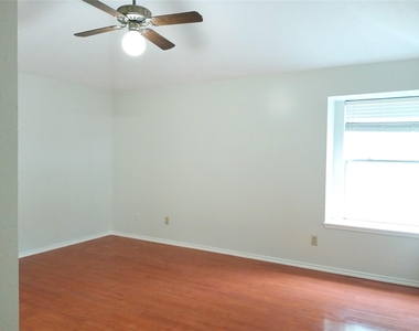 16355 Flint Run Way - Photo Thumbnail 18