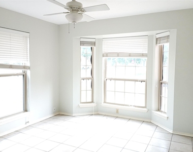 16355 Flint Run Way - Photo Thumbnail 11