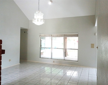 16355 Flint Run Way - Photo Thumbnail 12