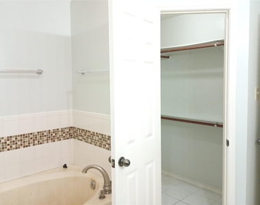 16355 Flint Run Way - Photo Thumbnail 24