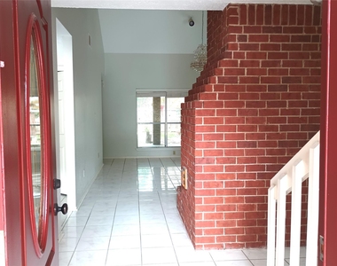 16355 Flint Run Way - Photo Thumbnail 4