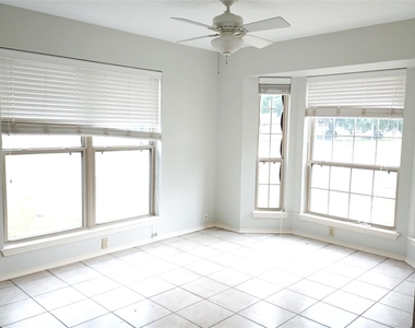 16355 Flint Run Way - Photo Thumbnail 10