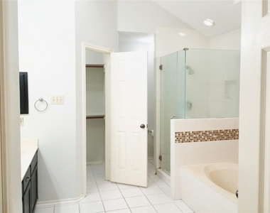 16355 Flint Run Way - Photo Thumbnail 21