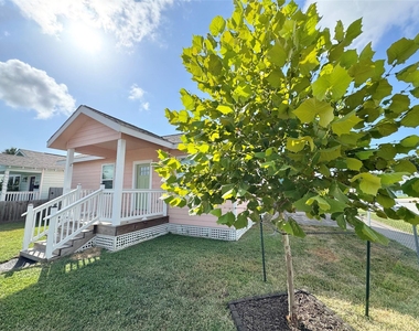 5127 Avenue L - Photo Thumbnail 26