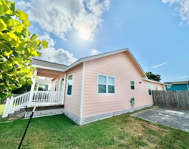5127 Avenue L - Photo Thumbnail 27