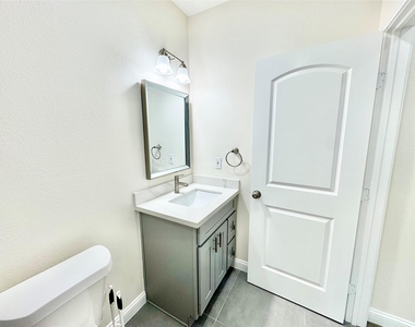5127 Avenue L - Photo Thumbnail 20