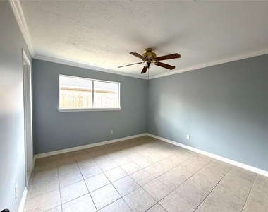 718 Blue Rock Court - Photo Thumbnail 19