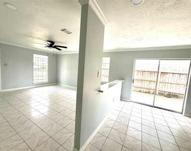 718 Blue Rock Court - Photo Thumbnail 3