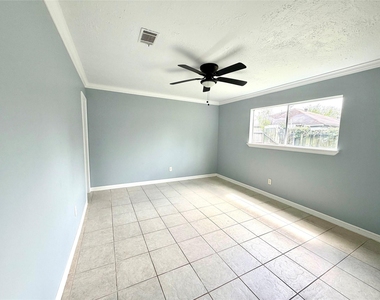 718 Blue Rock Court - Photo Thumbnail 14