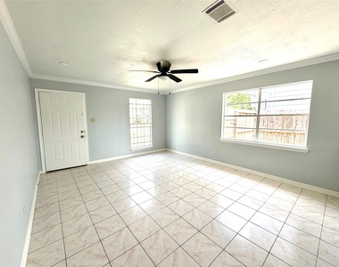718 Blue Rock Court - Photo Thumbnail 2
