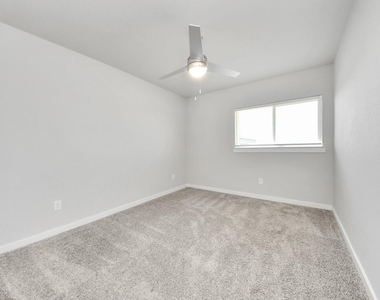 7515 Rivercane Shore Ln - Photo Thumbnail 23