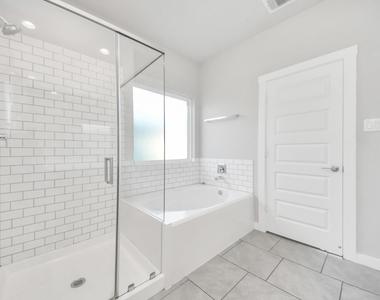 7515 Rivercane Shore Ln - Photo Thumbnail 17