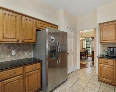 17335 Meadow Heights Drive - Photo Thumbnail 8