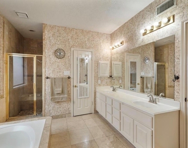 17335 Meadow Heights Drive - Photo Thumbnail 16
