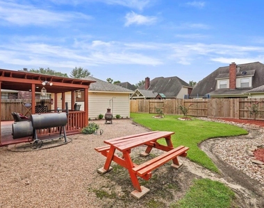 17335 Meadow Heights Drive - Photo Thumbnail 27