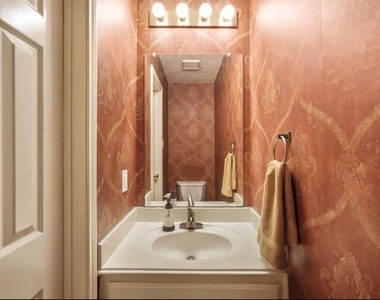 17335 Meadow Heights Drive - Photo Thumbnail 6