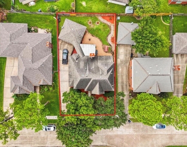 17335 Meadow Heights Drive - Photo Thumbnail 3