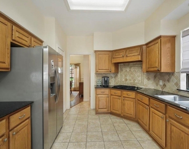 17335 Meadow Heights Drive - Photo Thumbnail 9