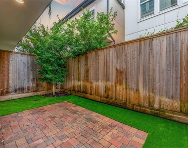 2730 Dolce Oaks Drive - Photo Thumbnail 9