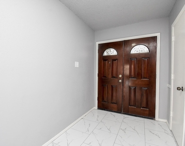 23515 Briarcreek Boulevard - Photo Thumbnail 3