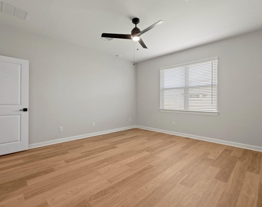 2908 Fair Wind Lane - Photo Thumbnail 8