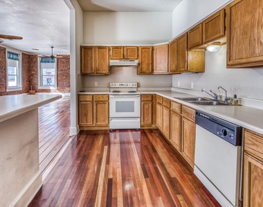 112 E Alamo Street - Photo Thumbnail 9