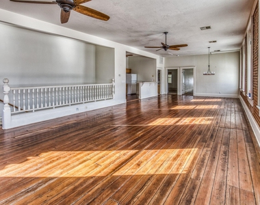 112 E Alamo Street - Photo Thumbnail 5