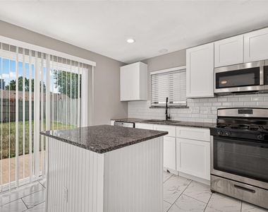2519 Silver Cypress Drive - Photo Thumbnail 7