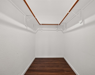 2519 Silver Cypress Drive - Photo Thumbnail 11