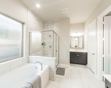 8710 Crossing Oak Lane - Photo Thumbnail 14