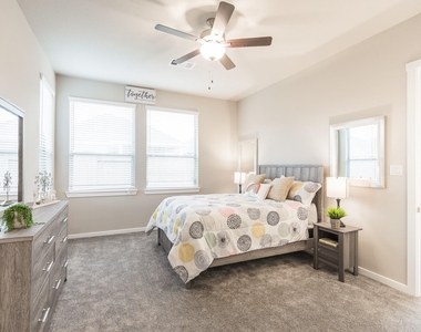 8710 Crossing Oak Lane - Photo Thumbnail 12