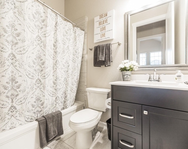 8710 Crossing Oak Lane - Photo Thumbnail 18