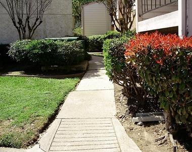 17401 Red Oak Drive - Photo Thumbnail 3