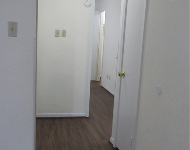 17401 Red Oak Drive - Photo Thumbnail 36